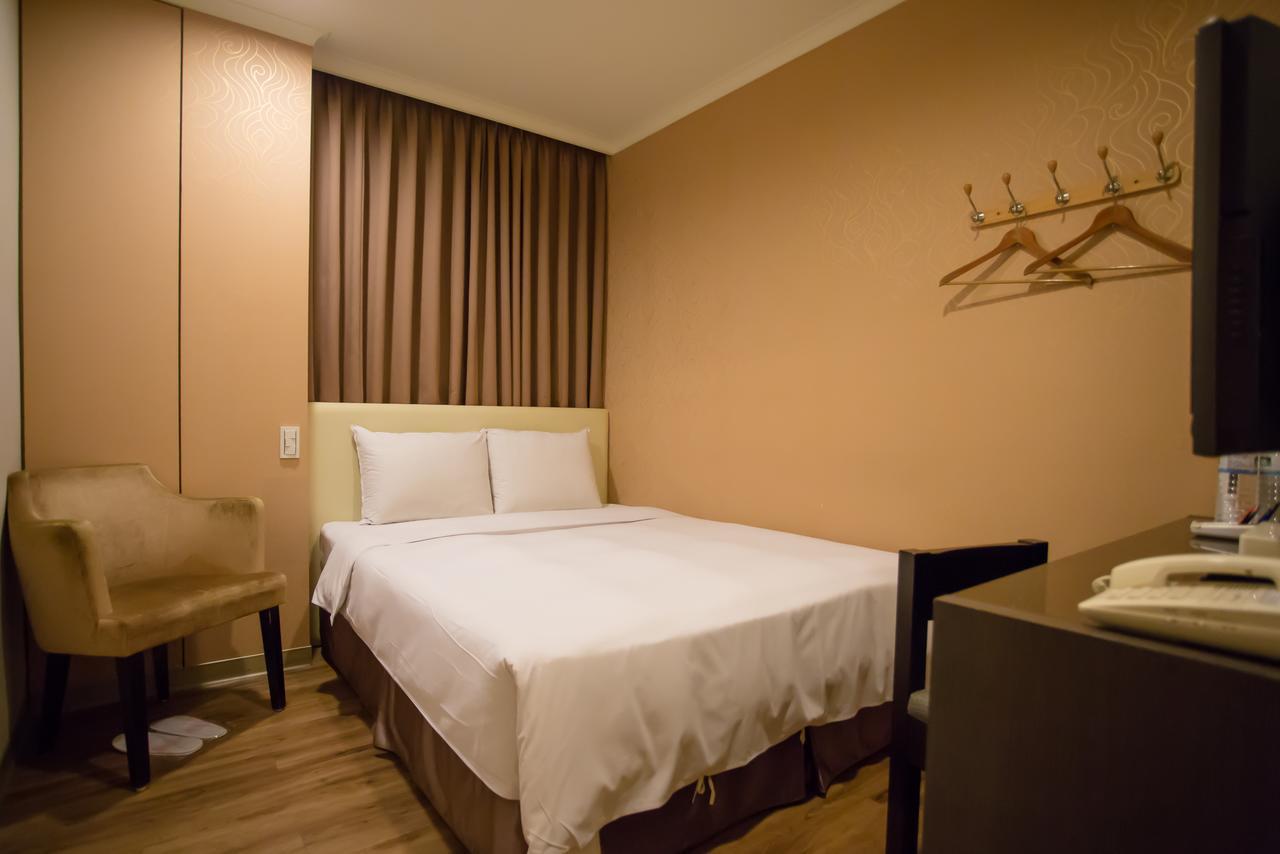 Garden Hotel Taichung Exterior photo