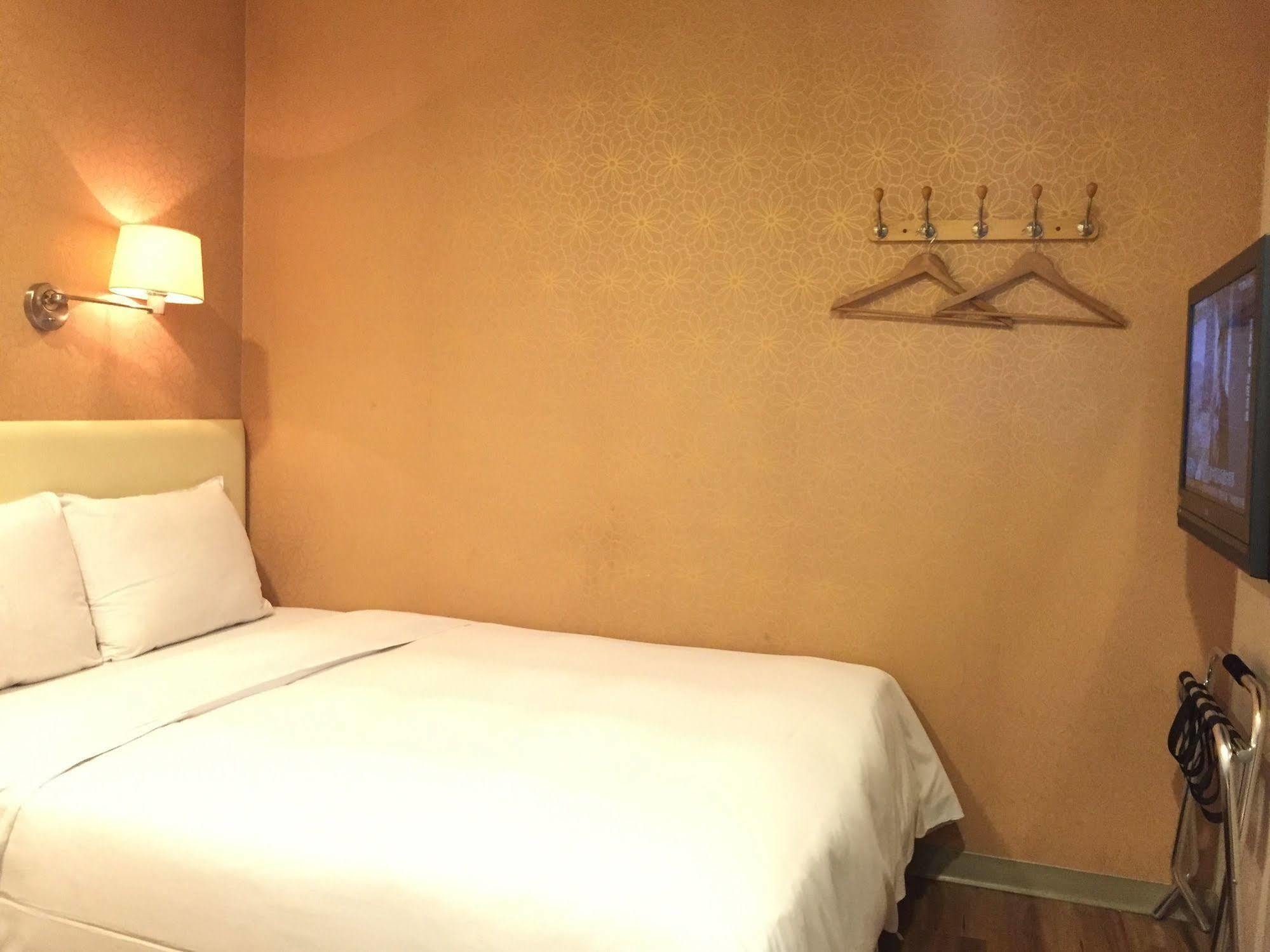 Garden Hotel Taichung Exterior photo
