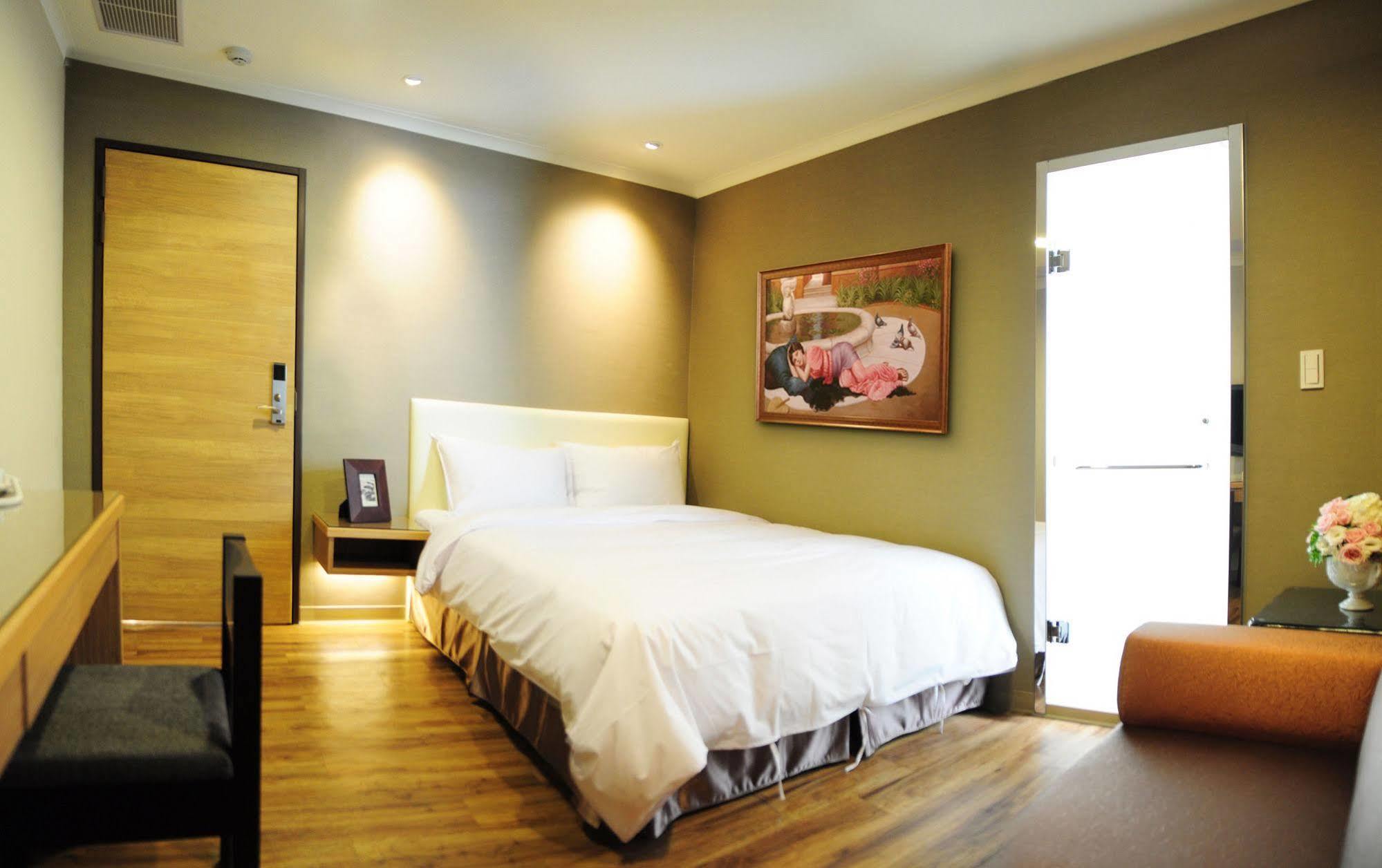 Garden Hotel Taichung Exterior photo